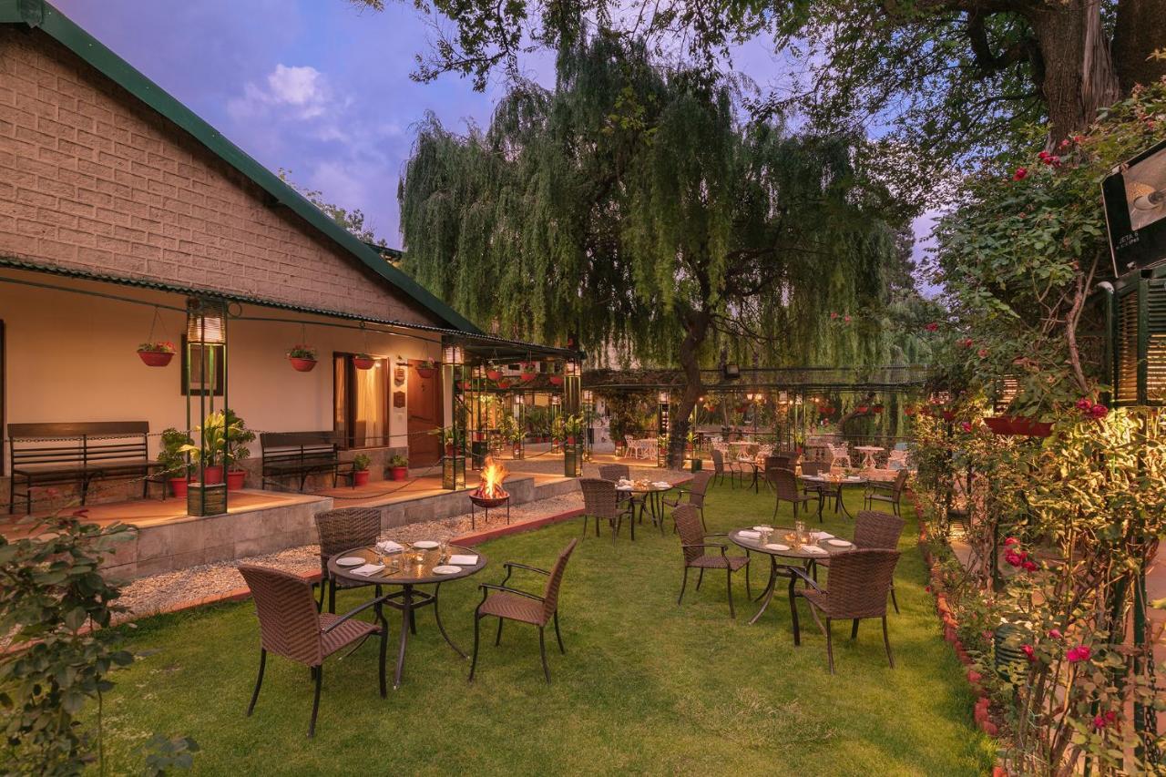 Shervani Hilltop Resort Nainital Bagian luar foto
