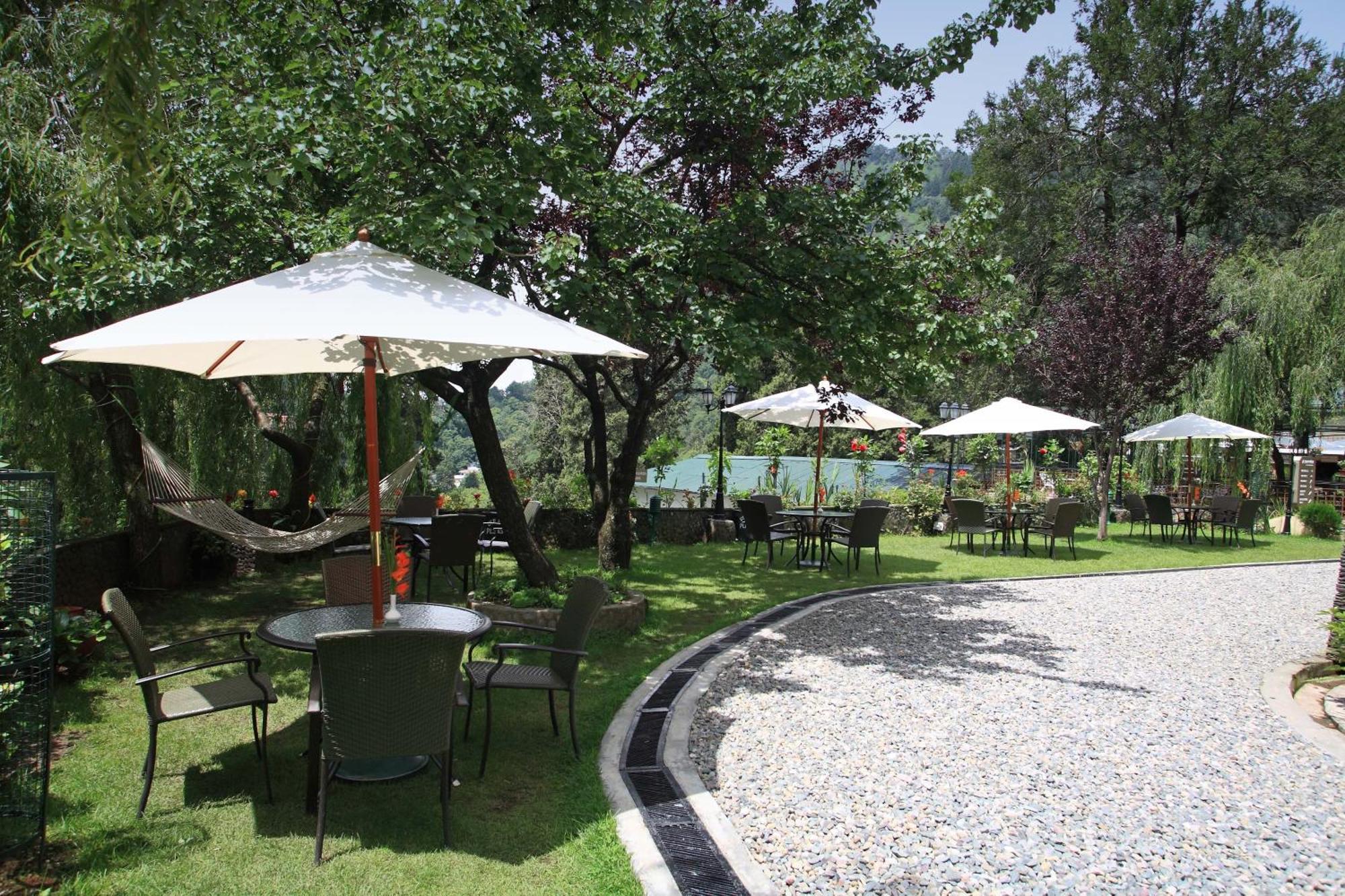 Shervani Hilltop Resort Nainital Bagian luar foto