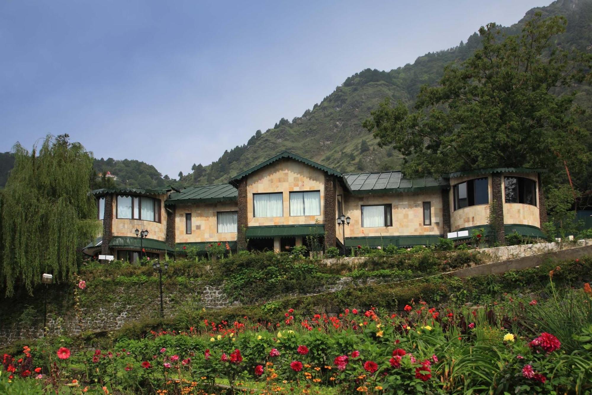 Shervani Hilltop Resort Nainital Bagian luar foto