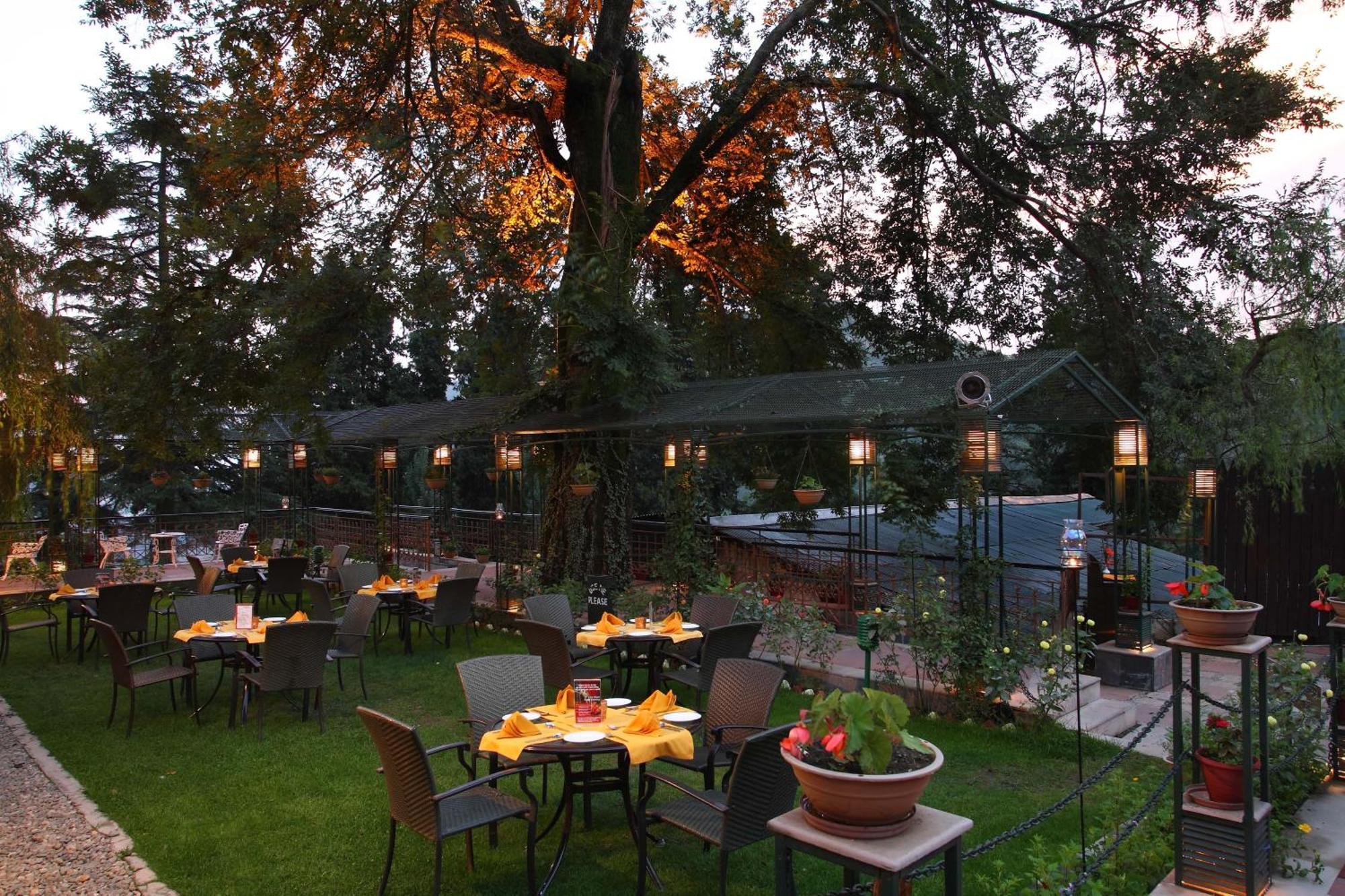 Shervani Hilltop Resort Nainital Bagian luar foto