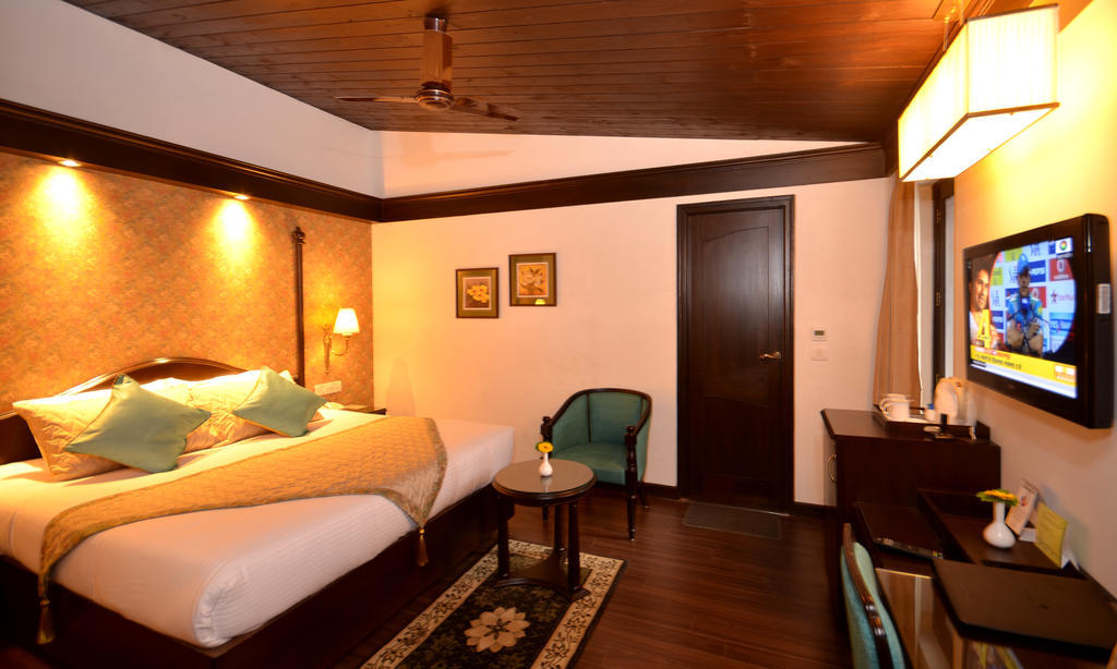 Shervani Hilltop Resort Nainital Bagian luar foto
