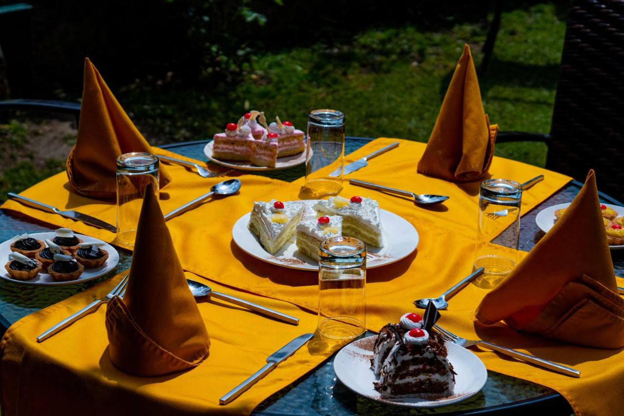 Shervani Hilltop Resort Nainital Bagian luar foto